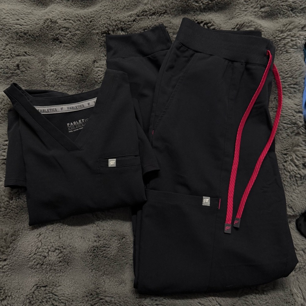 Fabletics Scrubs - image 1